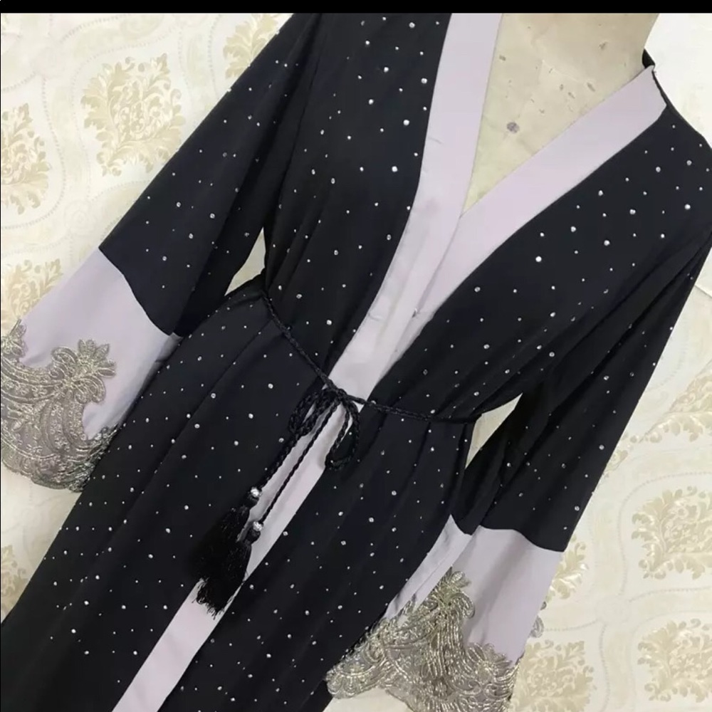 ‼️SOLD‼️Gorgeous black open abaya